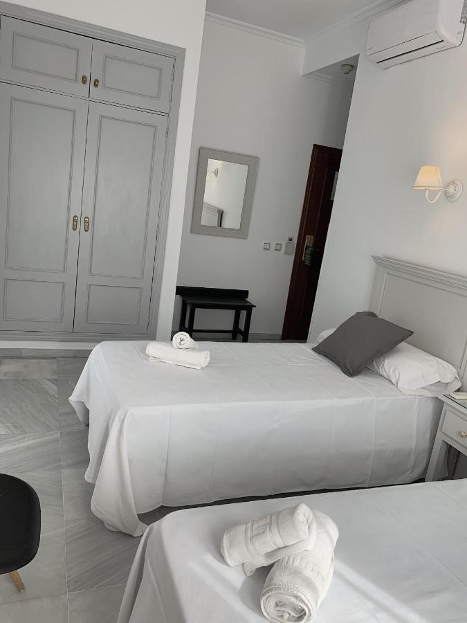 Hotel Dona Blanca Seville Exterior photo